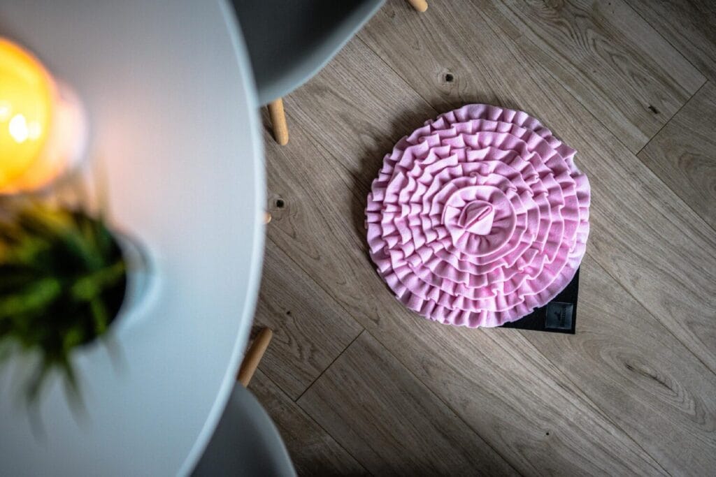 Mata węchowa dla psa różowa. Premium handmade | NobleDOG