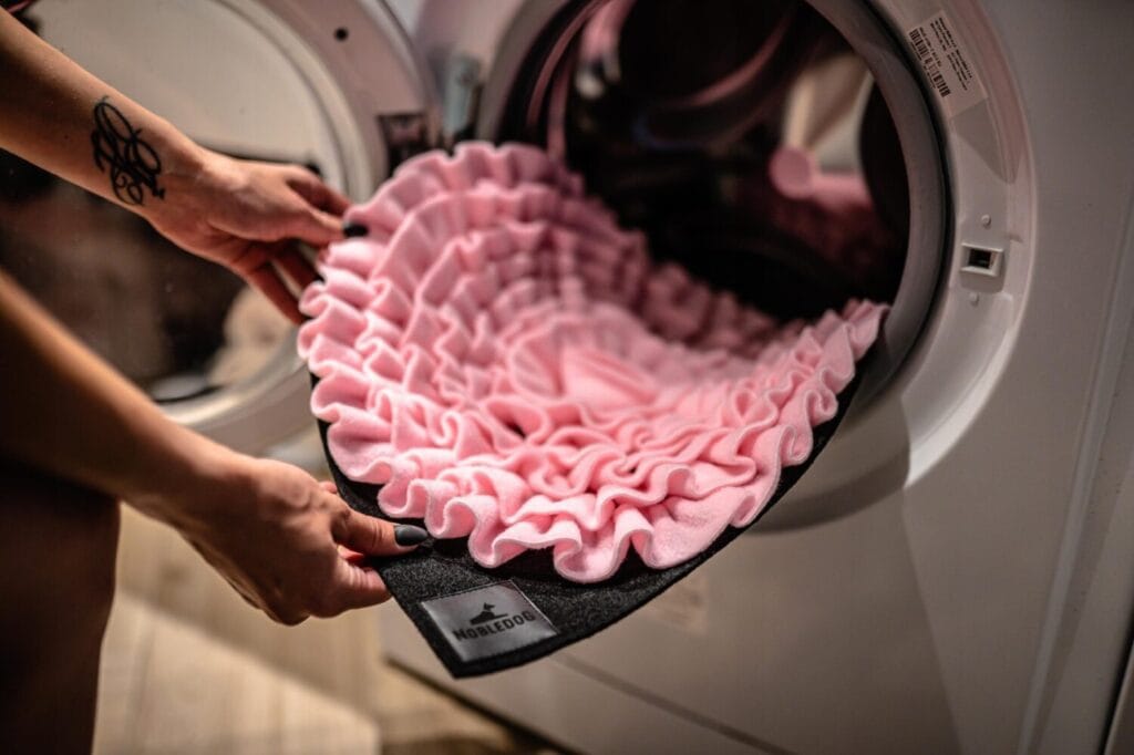 Mata węchowa dla psa różowa. Premium handmade | NobleDOG