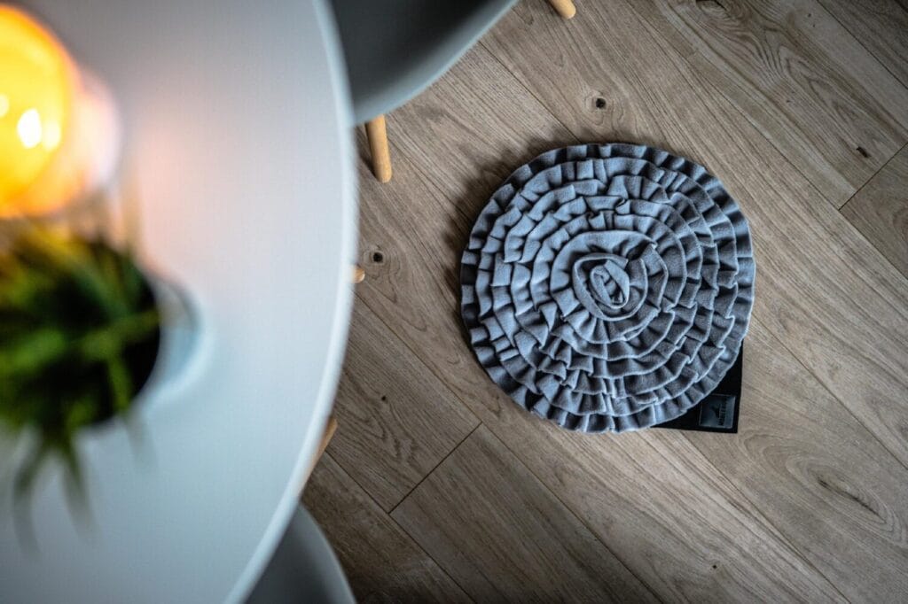 Mata węchowa dla psa szara. Premium handmade | NobleDOG