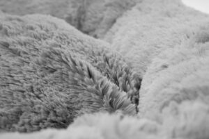 Pluszowe legowisko shaggy dla psa 70cm